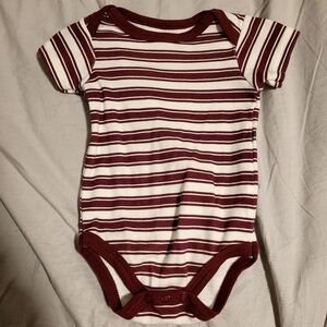 NWOT 👶 Hudson Baby Maroon & White Striped Bodysuit One Piece 0-3 Months